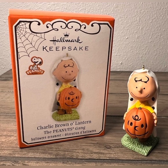 Hallmark NEW 2012 “Charlie Brown ‘o Lantern The PEANUTS Gang Halloween Ornament - Picture 2 of 10